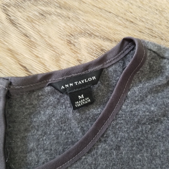 ANN TAYLOR GRAY SHORT SLEEVE TOP ZIPPER BACK - Picture 2 of 5